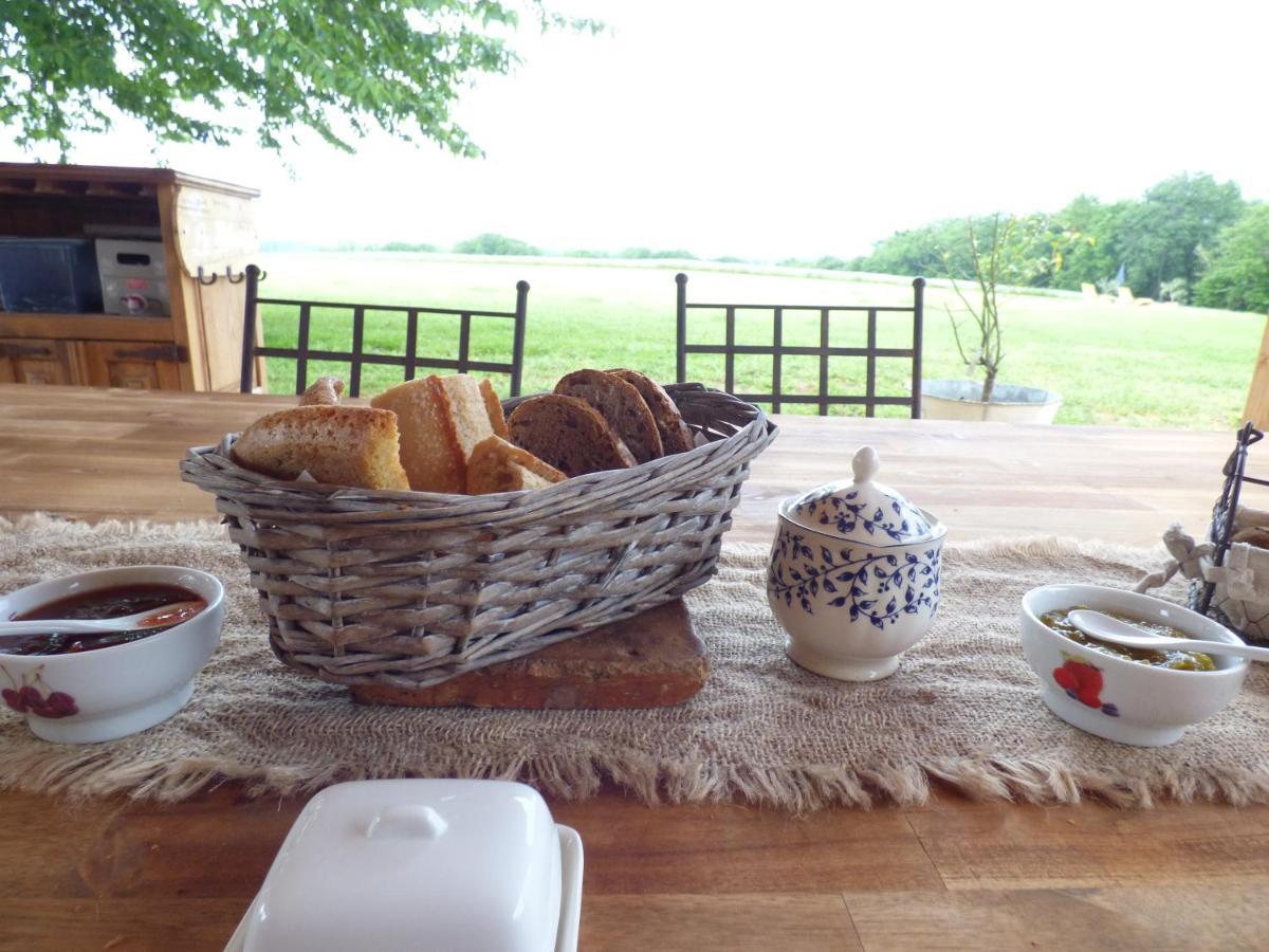 Britavit Bed & Breakfast Saint-Avit-Sénieur Dış mekan fotoğraf